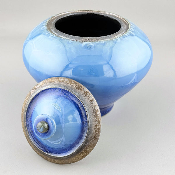 Pale Cyan to Navy Ceramic Crystalline Glaze Pet Urn - 30 ci - Image 5